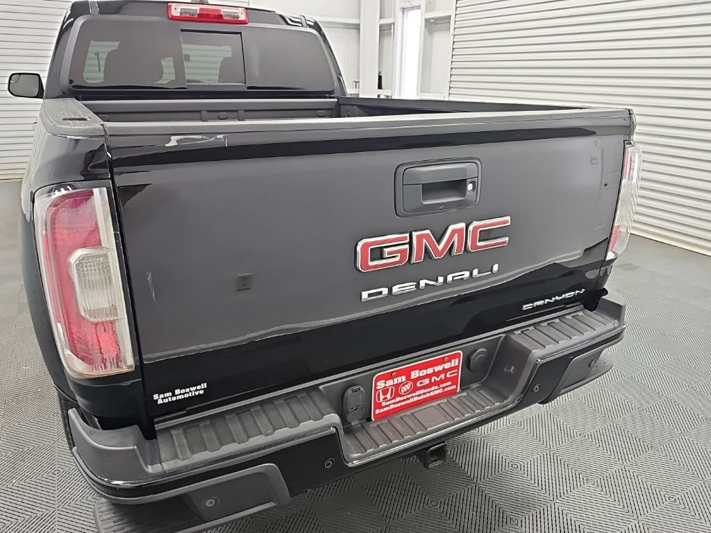 Used 2022 GMC Canyon Denali w/ Denali Black Edition Package AWD/4WD image 8