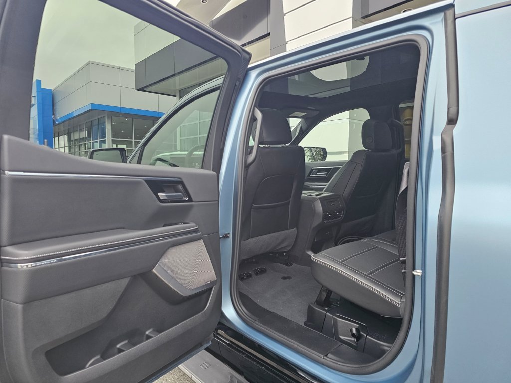 Used 2025 GMC Sierra EV Denali AWD/4WD image 17