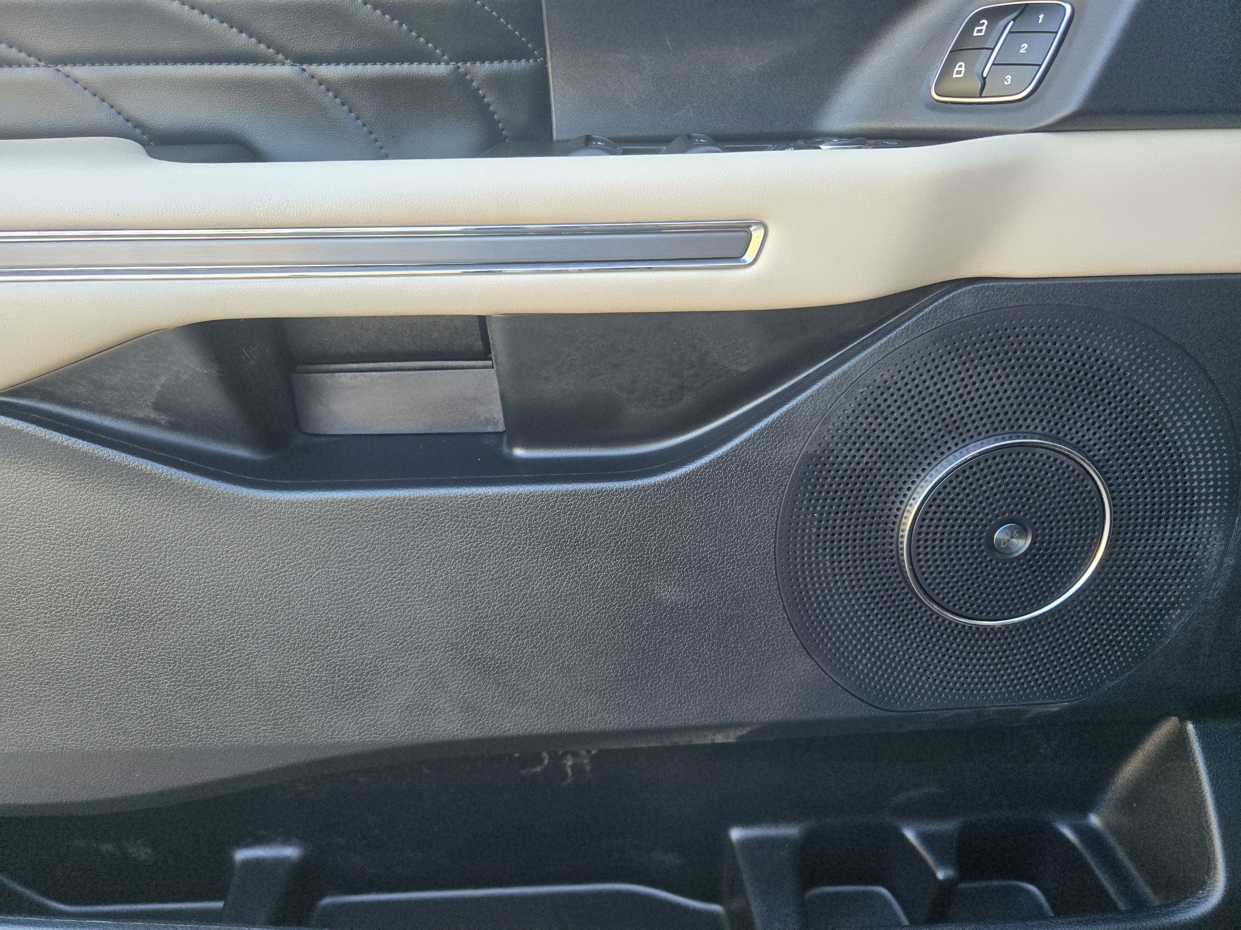 Used 2020 Ford Expedition Platinum image 16