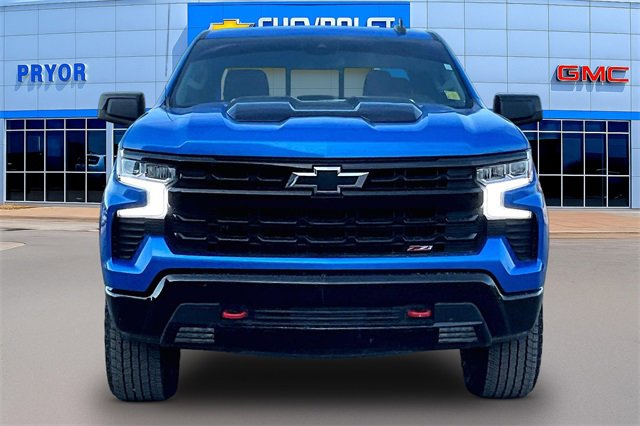 Used 2025 Chevrolet Silverado 1500 LT Trail Boss w/ Convenience Package II image 2