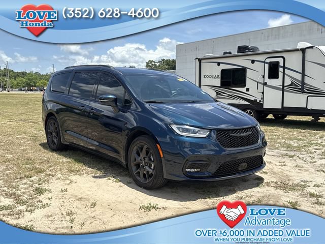 Used 2022 Chrysler Pacifica Touring-L w/ S Appearance Package FWD video 1