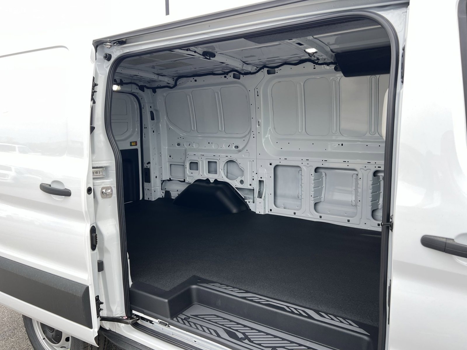 New 2026 Ford Transit 250 Low Roof RWD image 21