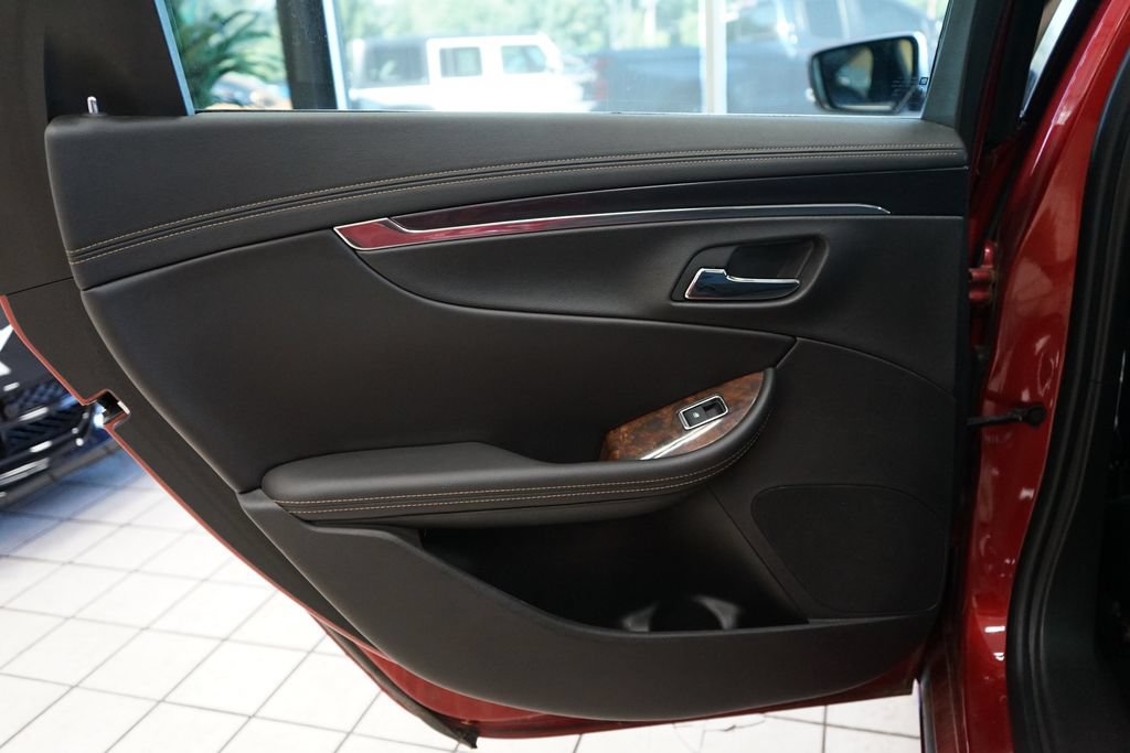 Used 2015 Chevrolet Impala LT FWD image 42