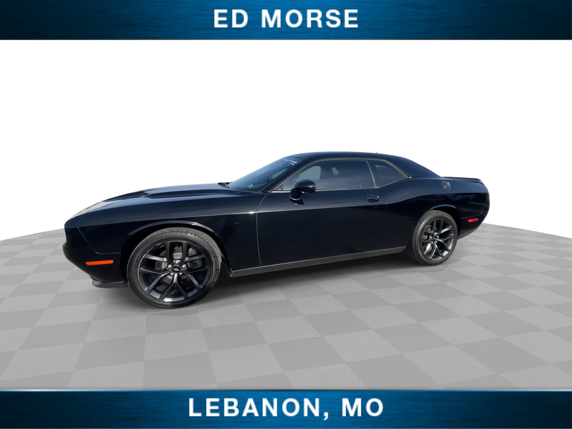 Used 2019 Dodge Challenger SXT w/ Plus Package image 4