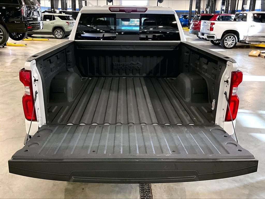 Used 2024 Chevrolet Silverado 1500 High Country AWD/4WD image 32
