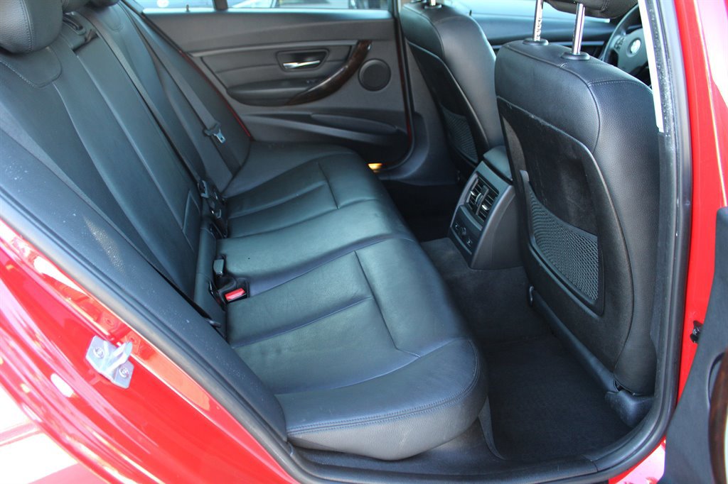 Used 2013 BMW 335i xDrive Sedan AWD/4WD image 19