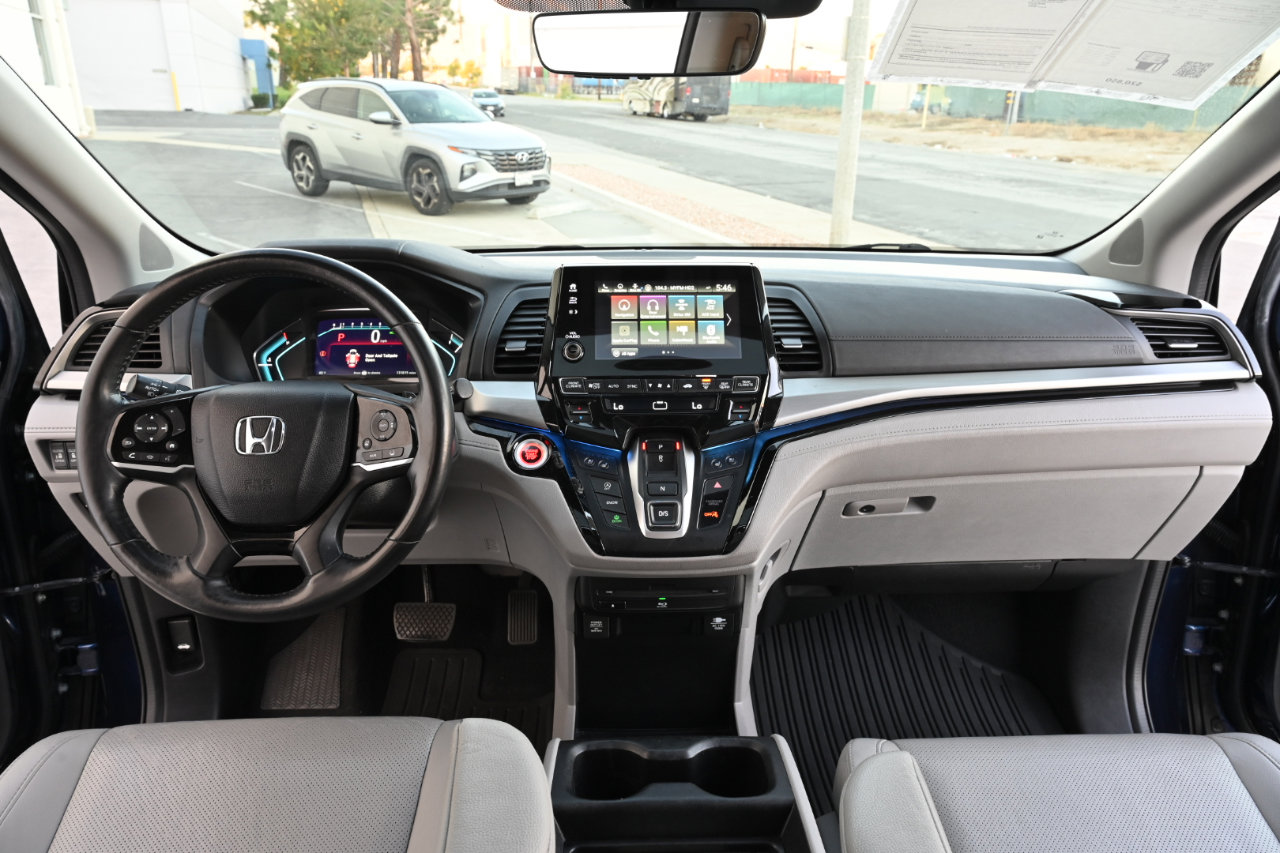 Used 2018 Honda Odyssey Elite image 12