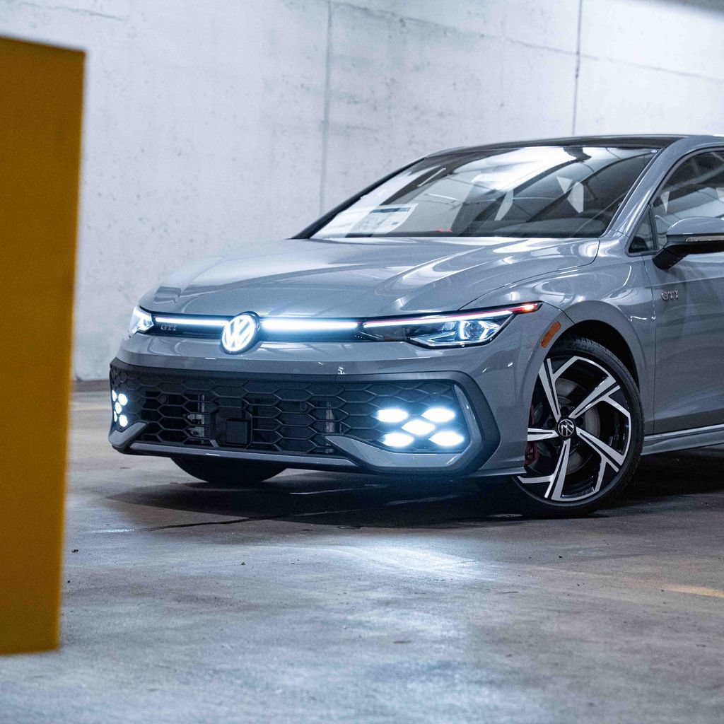 New 2026 Volkswagen GTI SE FWD image 2