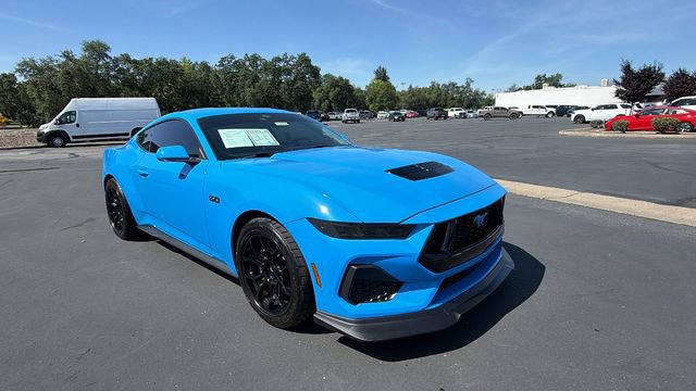 Used 2025 Ford Mustang GT RWD image 3