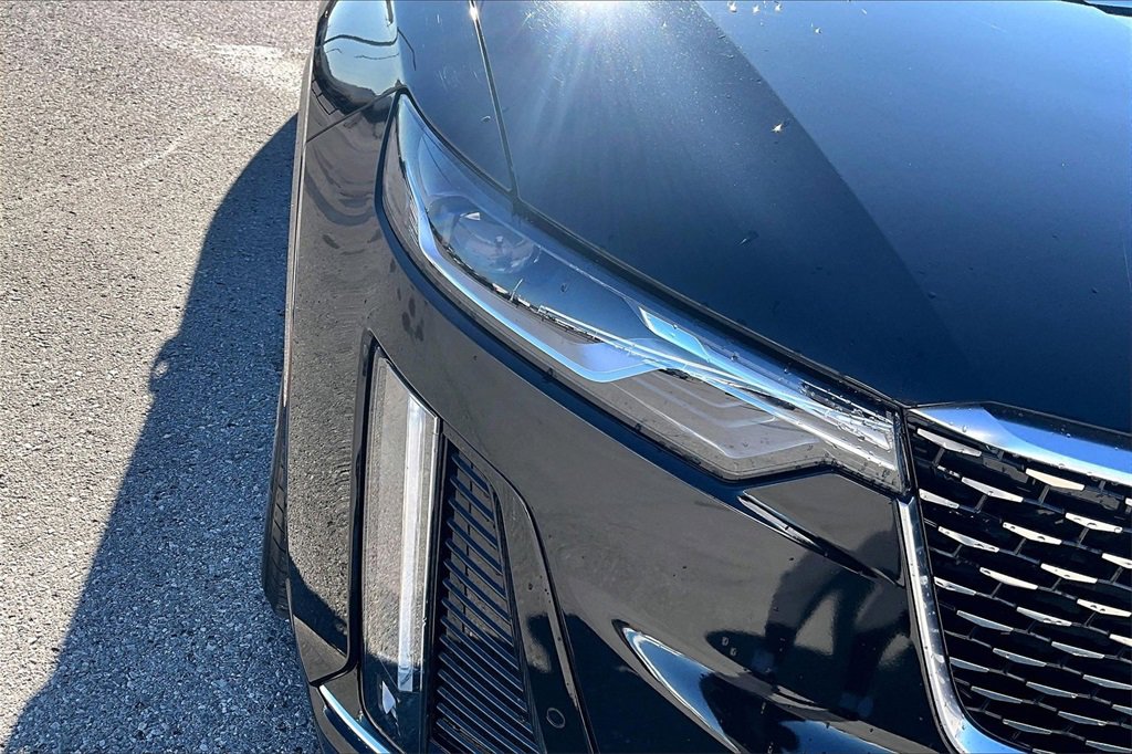 Used 2025 Cadillac XT6 Premium Luxury image 30