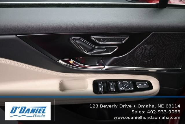 Used 2025 Lincoln Corsair Grand Touring AWD/4WD image 24