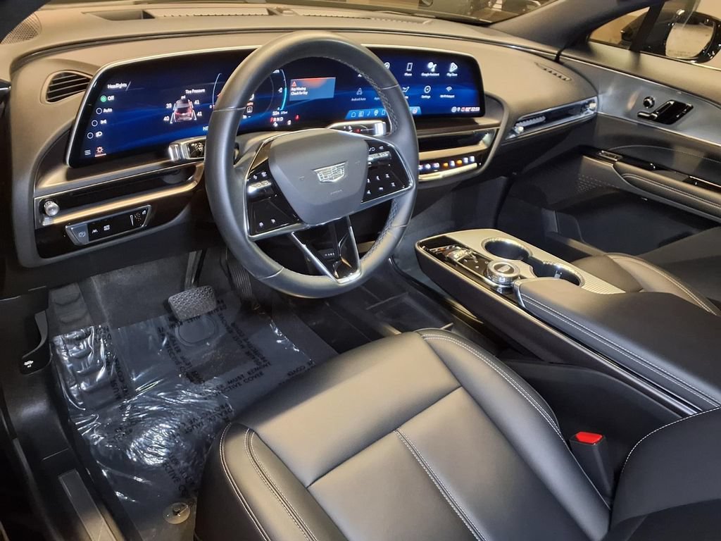 Certified 2024 Cadillac Lyriq Tech AWD/4WD image 3
