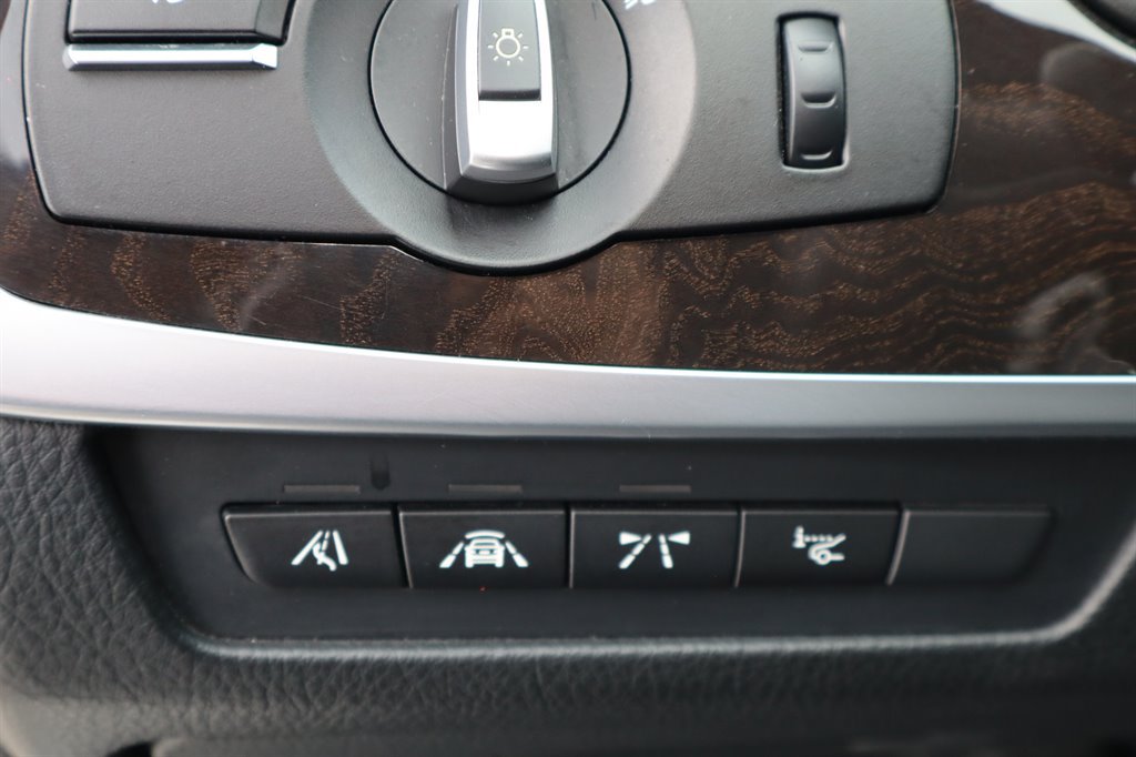 Used 2014 BMW 550i xDrive Sedan AWD/4WD image 30