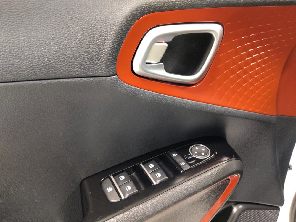 Used 2025 Kia Soul GT-Line image 27