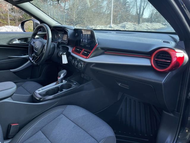 Used 2024 Chevrolet Trax RS w/ Driver Confidence Package image 26