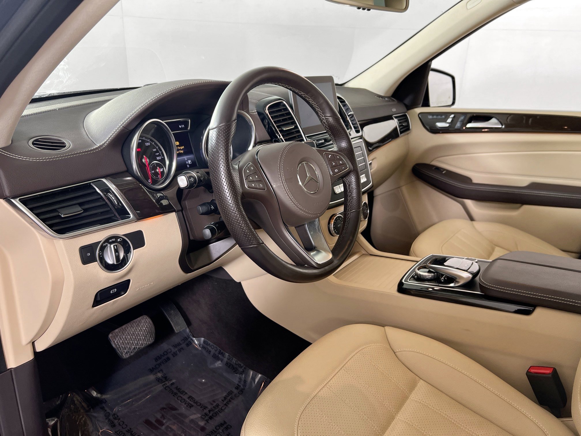 Used 2017 Mercedes-Benz GLS 450 4MATIC image 9