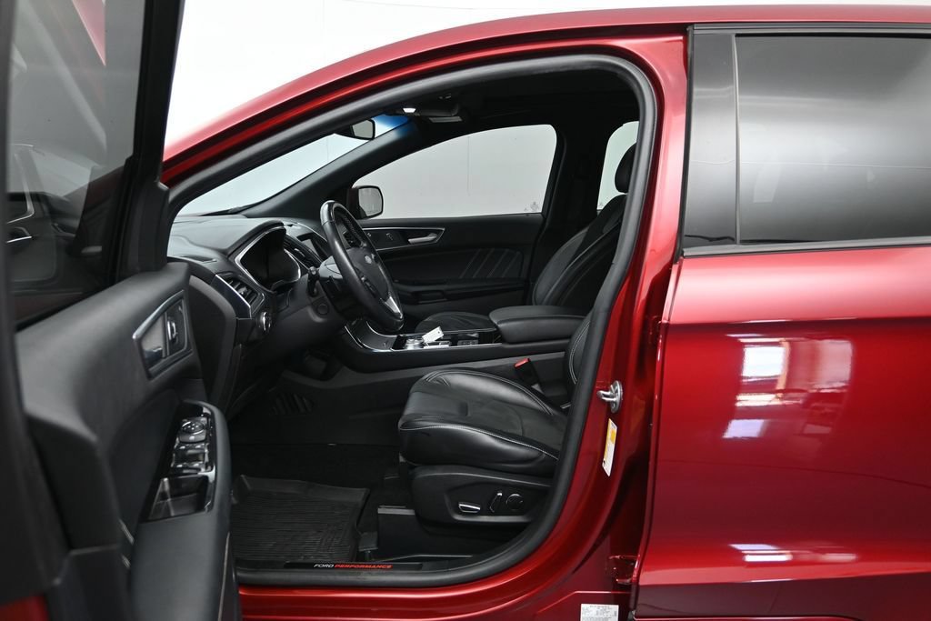 Certified 2019 Ford Edge ST w/ Equipment Group 401A AWD/4WD image 22