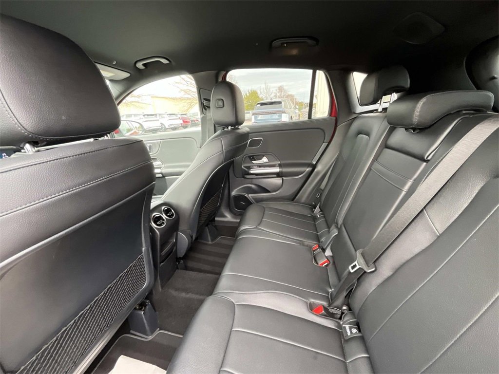 Used 2021 Mercedes-Benz GLA 250 4MATIC image 11