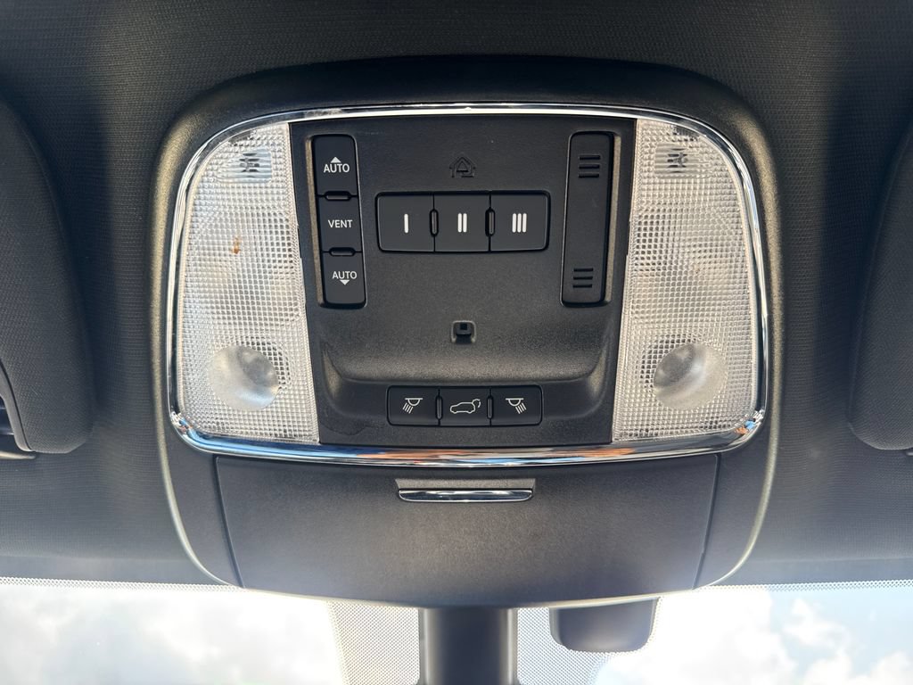Used 2020 Jeep Grand Cherokee Limited w/ Premium Lighting Group RWD image 27