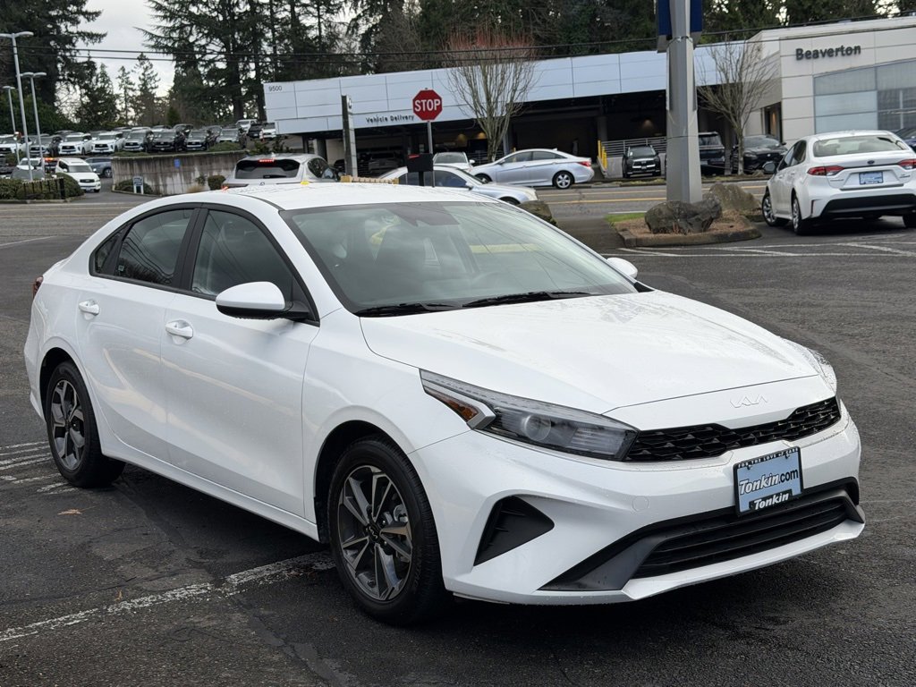 Used 2024 Kia Forte LXS image 2