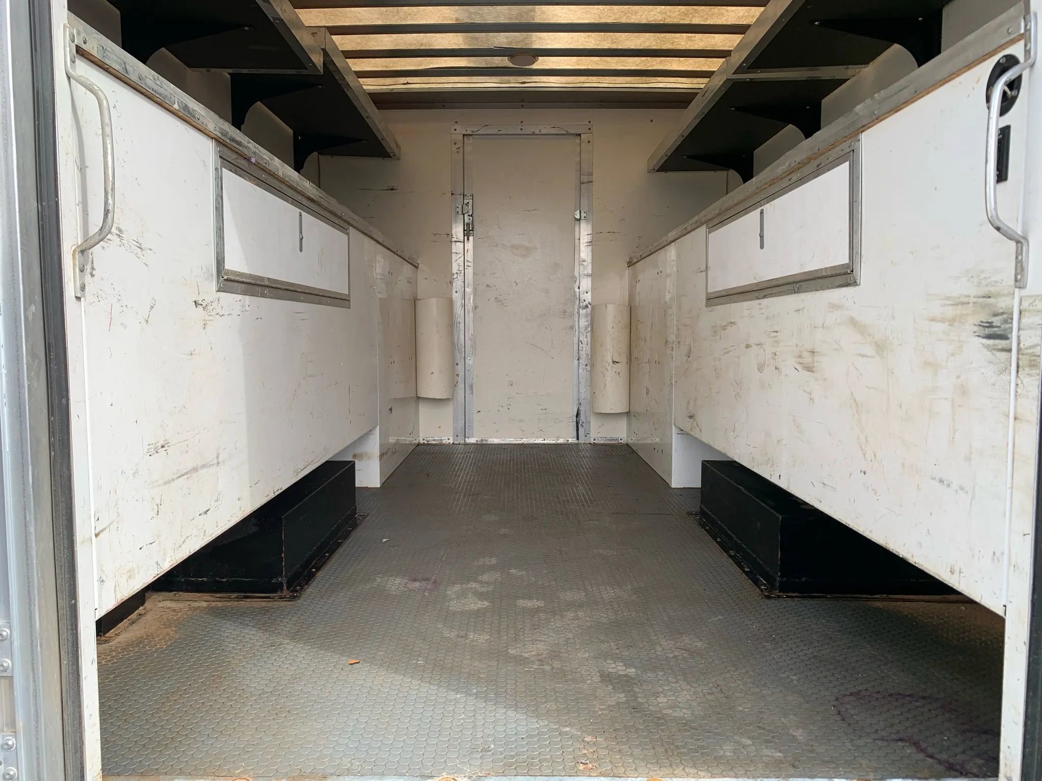 Used 2019 Ford E-450 and Econoline 450 Super Duty w/ Power Windows & Locks Group image 32