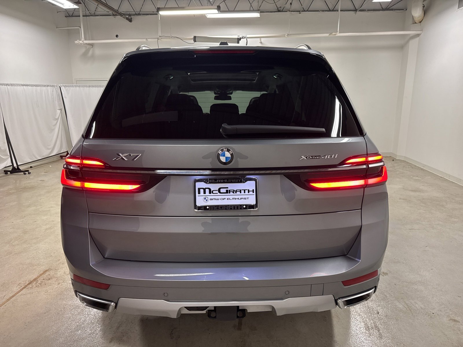 Used 2025 BMW X7 xDrive40i w/ Premium Package image 4