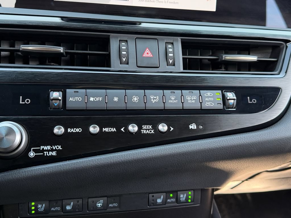 Certified 2025 Lexus ES 300h w/ Premium Package FWD image 23