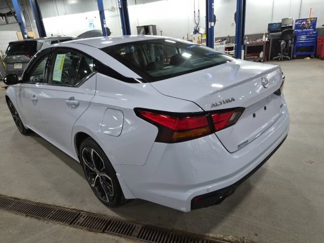 Used 2025 Nissan Altima 2.5 SR w/ SR Premium Package image 10