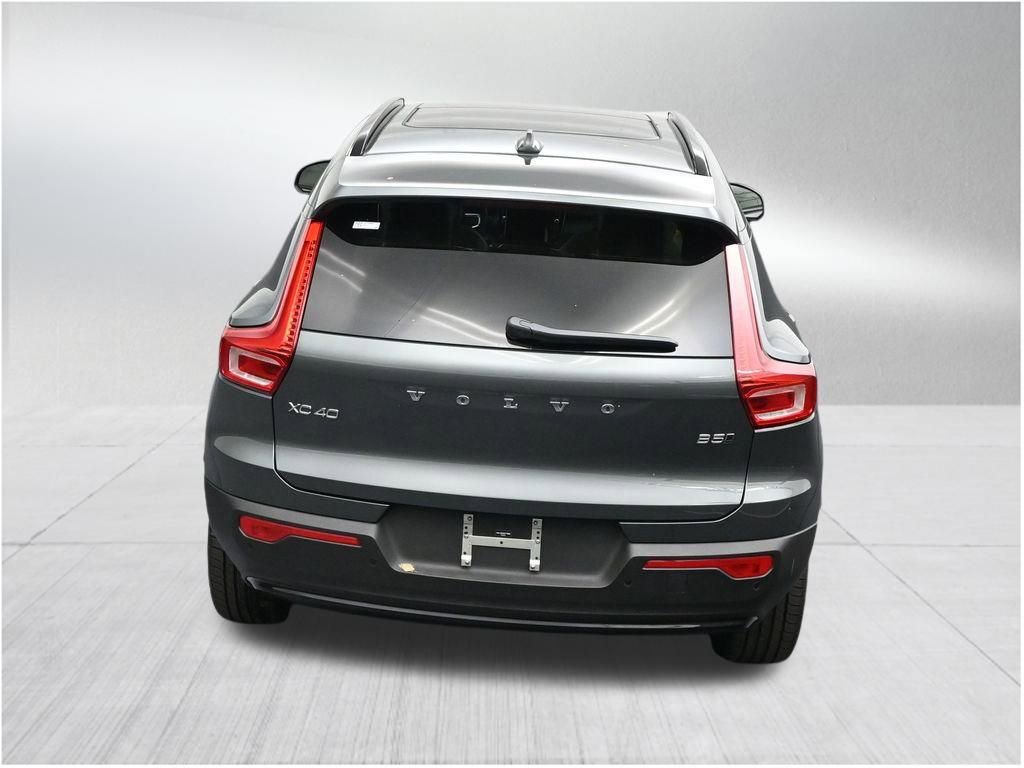 New 2026 Volvo XC40 B5 Plus w/ Protection Package Premier AWD/4WD image 16