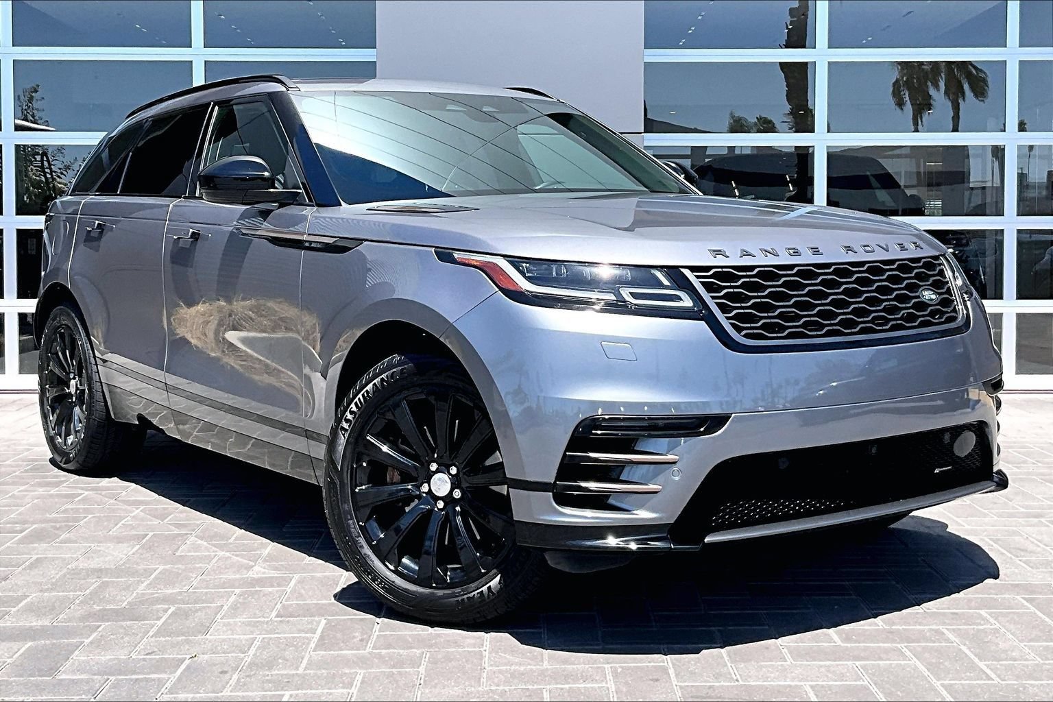 Used 2022 Land Rover Range Rover Velar R-Dynamic S AWD/4WD image 3