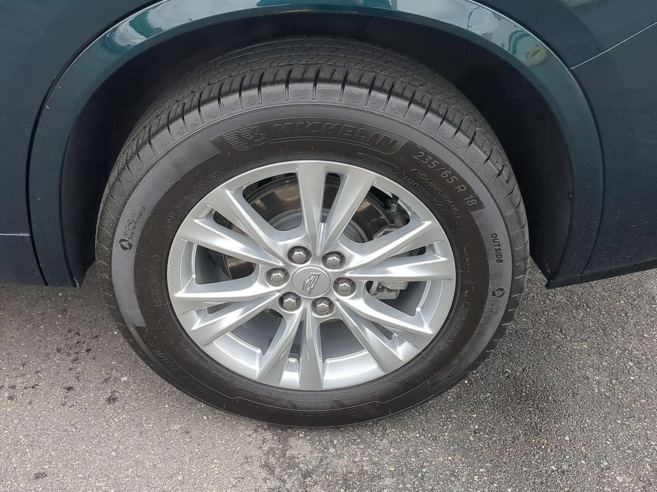 Certified 2024 Cadillac XT6 Luxury w/ LPO, Floor Liner Package AWD/4WD image 31