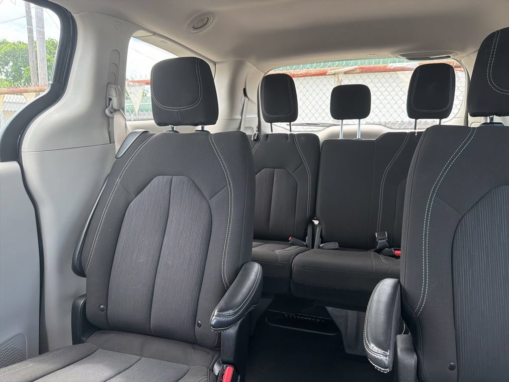Used 2023 Chrysler Voyager LX FWD image 30