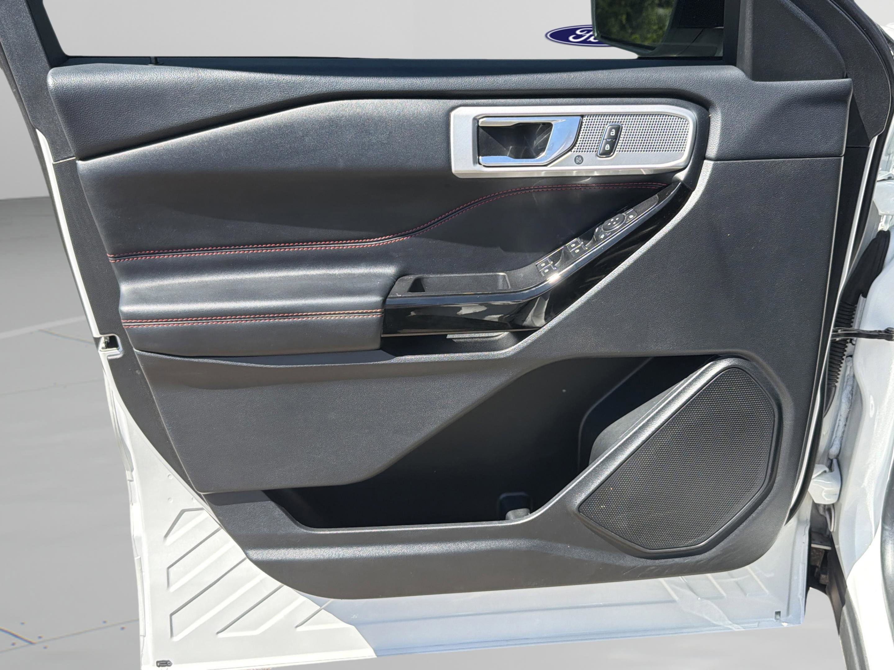 Used 2022 Ford Explorer ST-Line w/ Class IV Trailer Tow Package image 15