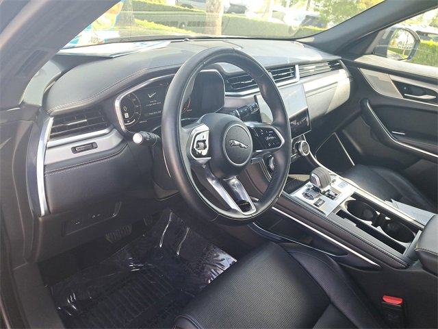 Used 2025 Jaguar F-PACE R-Dynamic S image 17