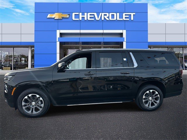 Certified 2025 Chevrolet Suburban LS w/ LPO, Dark Essentials Package image 5