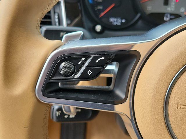 Certified 2016 Porsche Macan S AWD/4WD image 29
