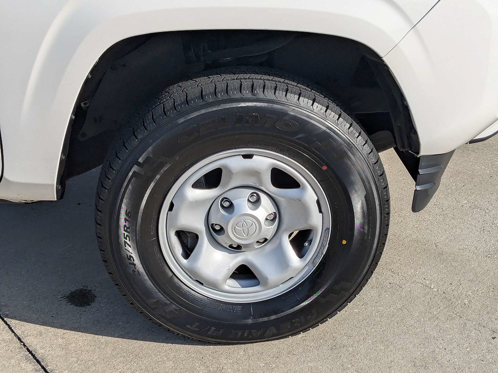 Used 2023 Toyota Tacoma SR5 RWD image 11