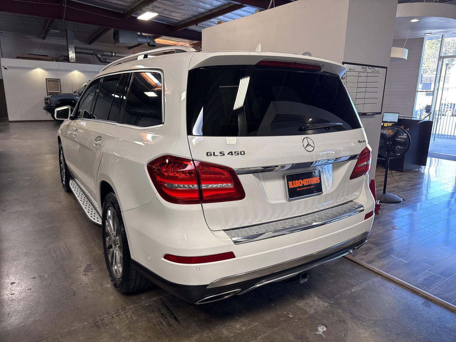Used 2018 Mercedes-Benz GLS 450 4MATIC image 18