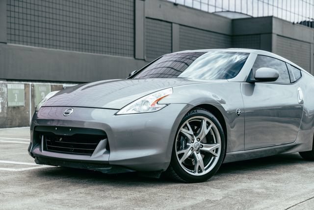 Used 2009 Nissan 370Z Touring RWD image 38