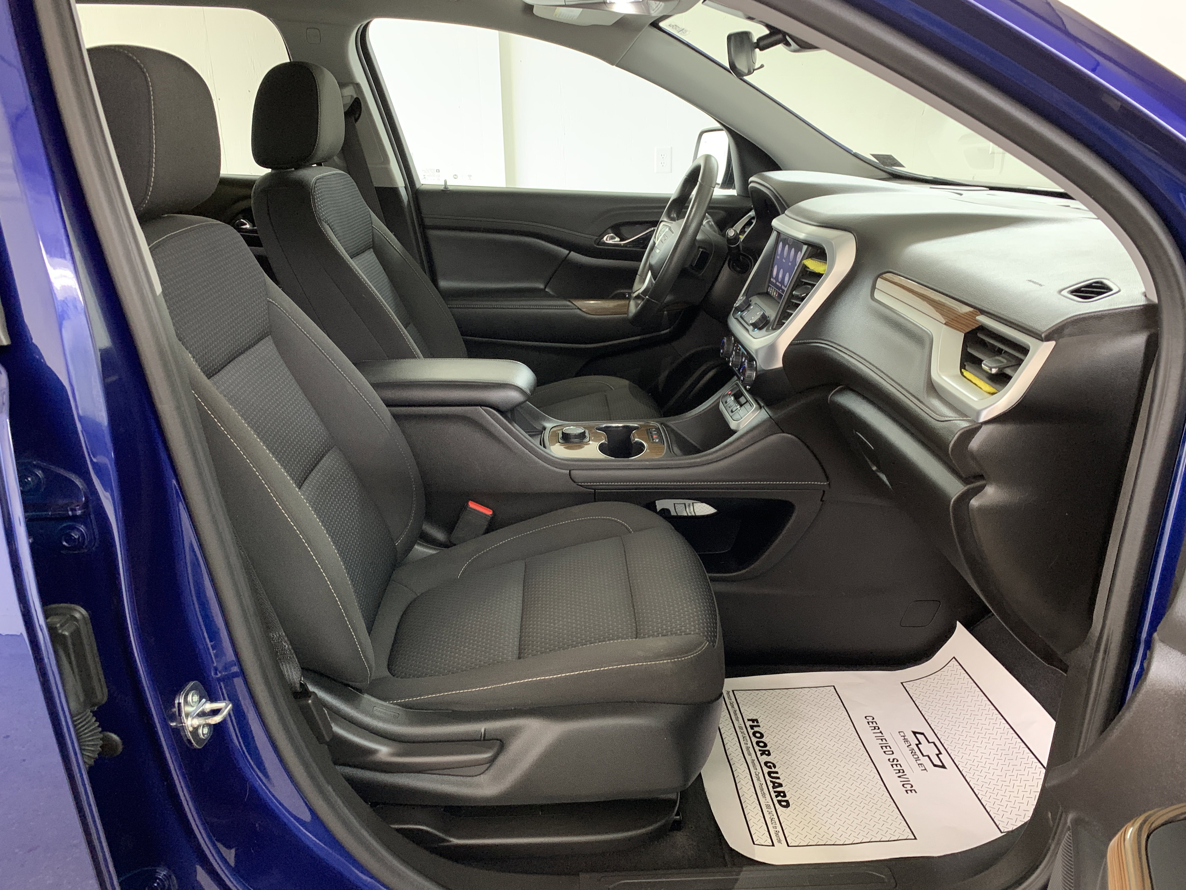 Used 2023 GMC Acadia SLE w/ Elevation Edition image 28