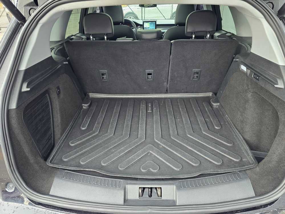 Used 2021 Lincoln Corsair AWD w/ Premium Package image 32