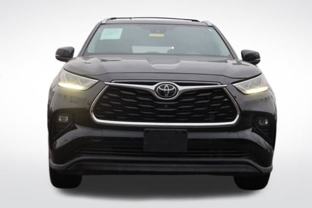 Used 2022 Toyota Highlander Limited image 4
