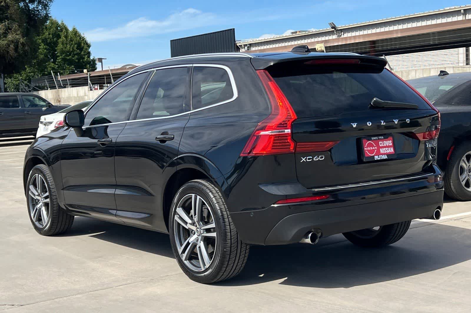 Used 2019 Volvo XC60 T6 Momentum w/ Multimedia Package AWD/4WD image 7