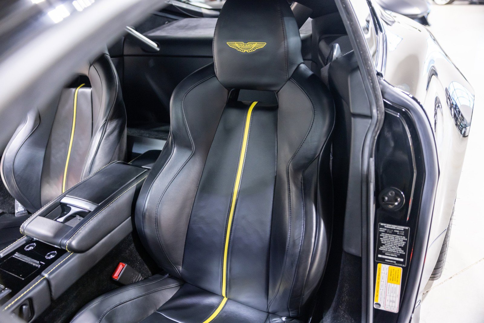 Used 2016 Aston Martin V12 Vantage S image 31