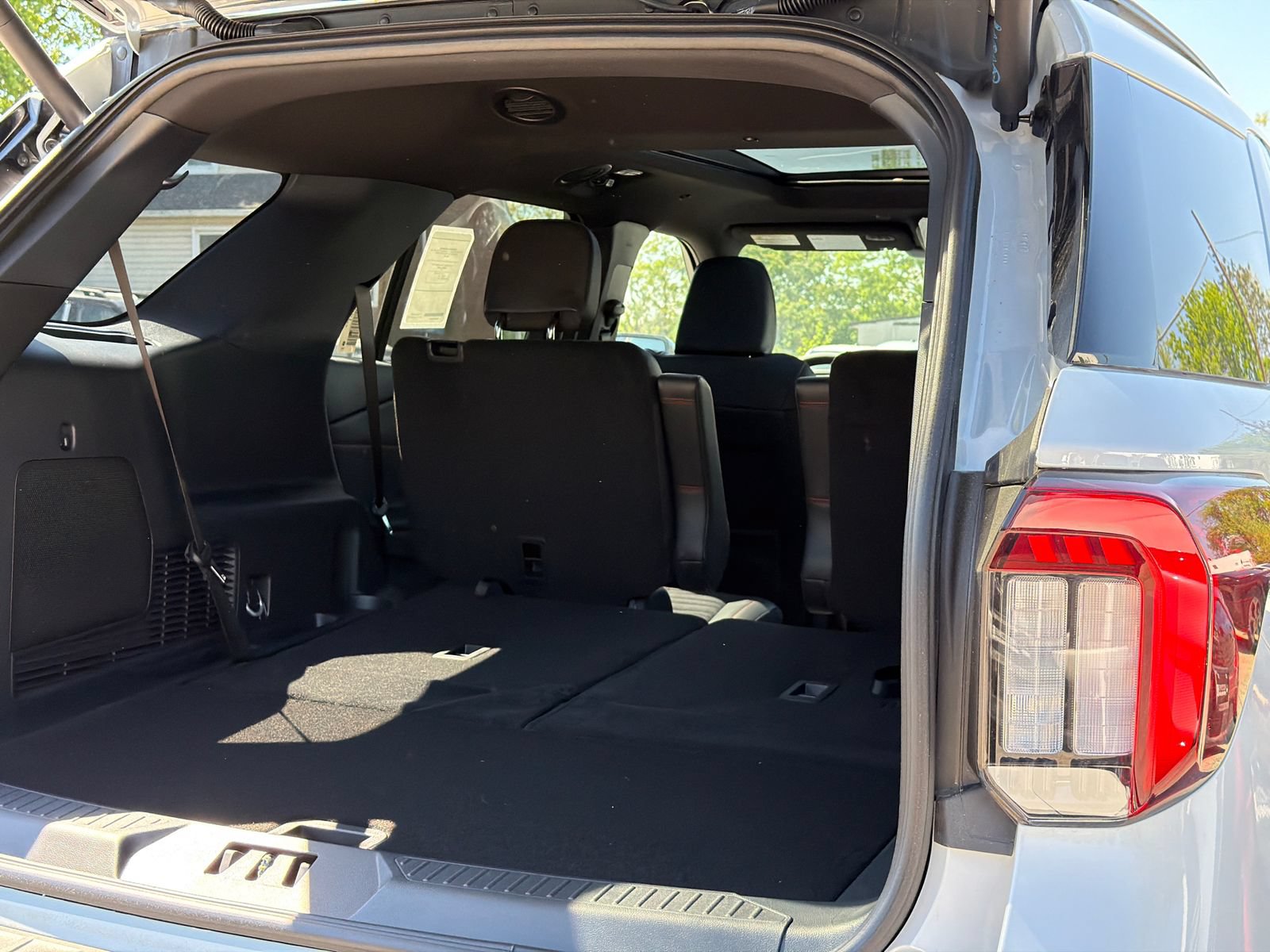 New 2026 Ford Explorer ST-Line w/ ST-Line Street Pack AWD/4WD image 8