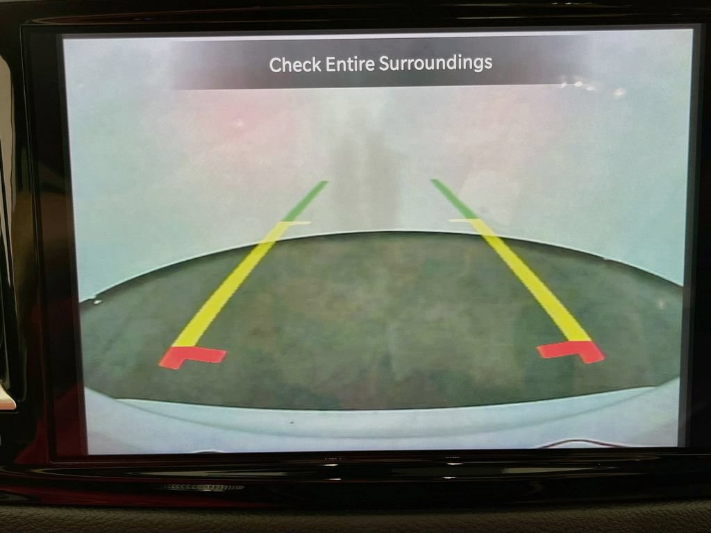 Used 2024 Chrysler Pacifica Touring-L FWD image 21