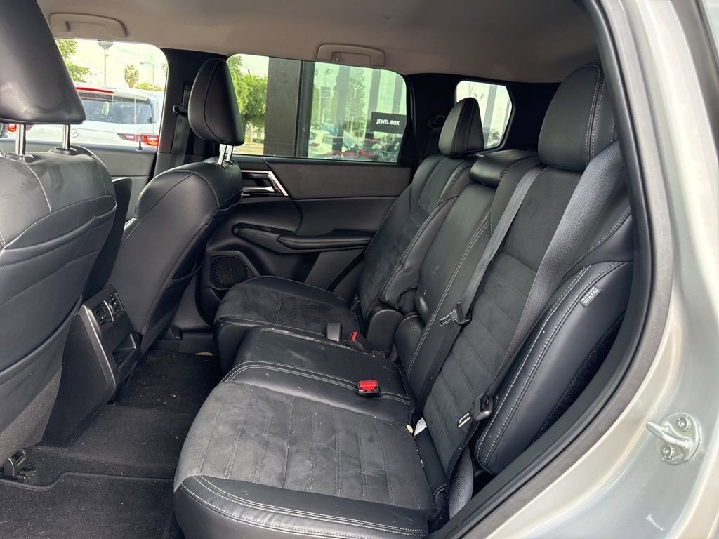 Used 2022 Mitsubishi Outlander SE image 11