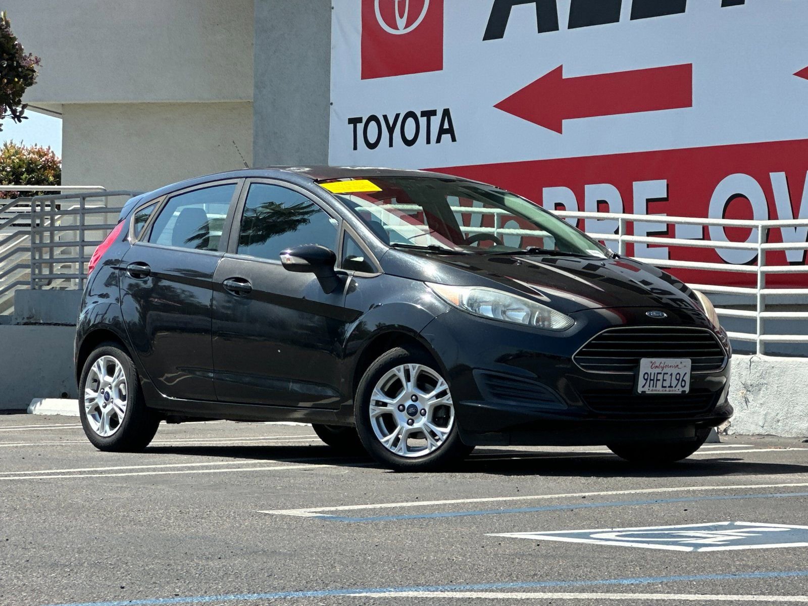 Used 2015 Ford Fiesta SE image 8