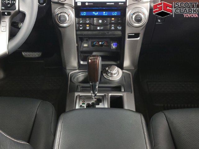Used 2022 Toyota 4Runner Limited AWD/4WD image 23