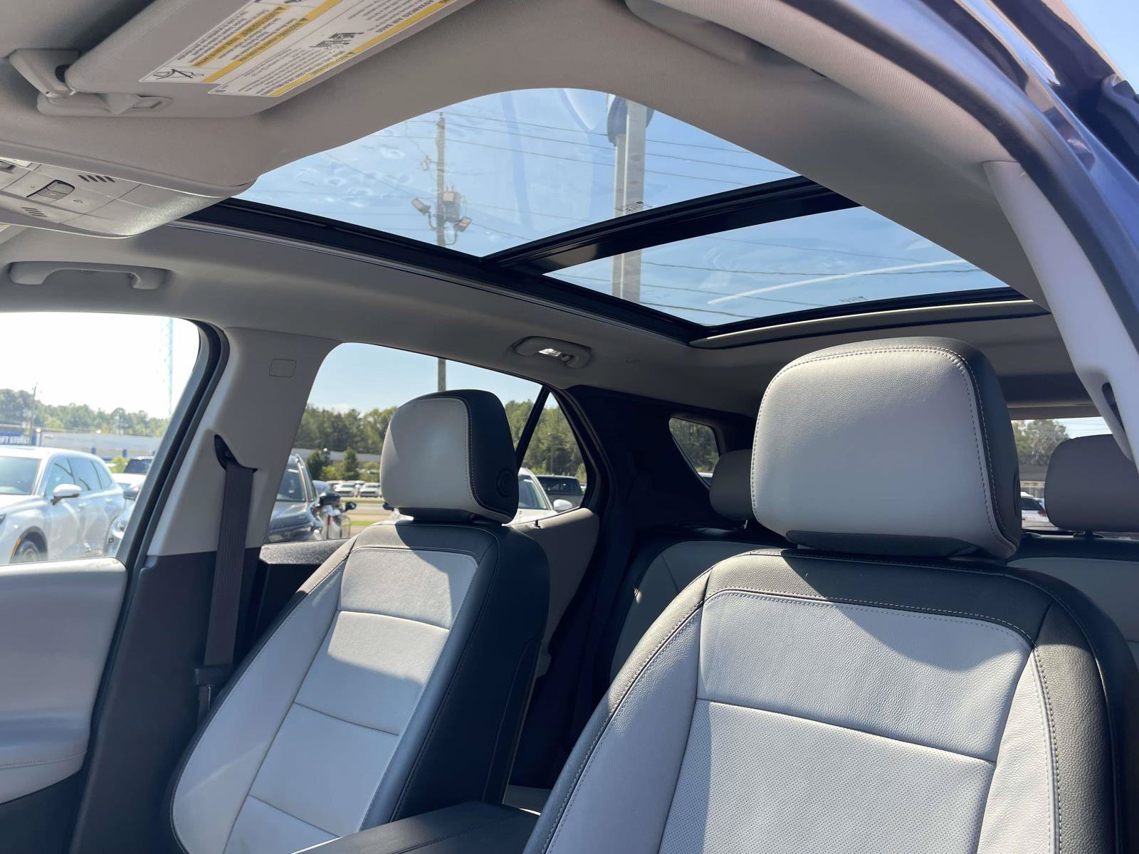 Used 2019 Chevrolet Equinox Premier FWD image 12